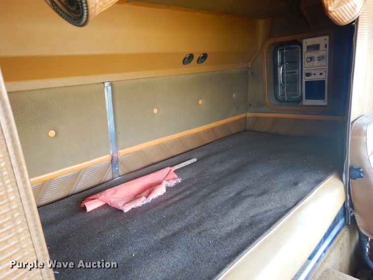 image for item HB9015 1985 Ford CLT9000  tank truck