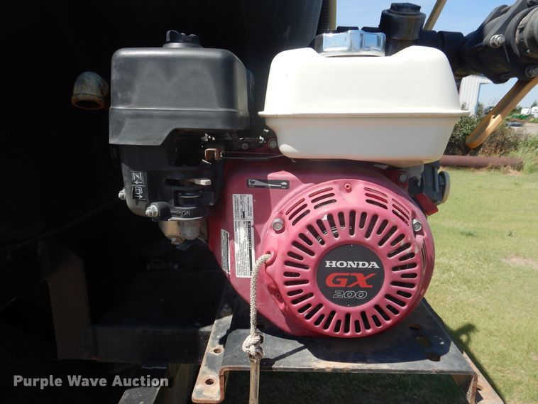 image for item HB9015 1985 Ford CLT9000  tank truck