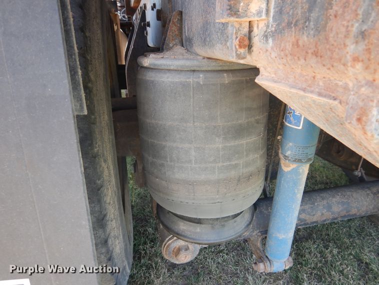 image for item HB9015 1985 Ford CLT9000  tank truck