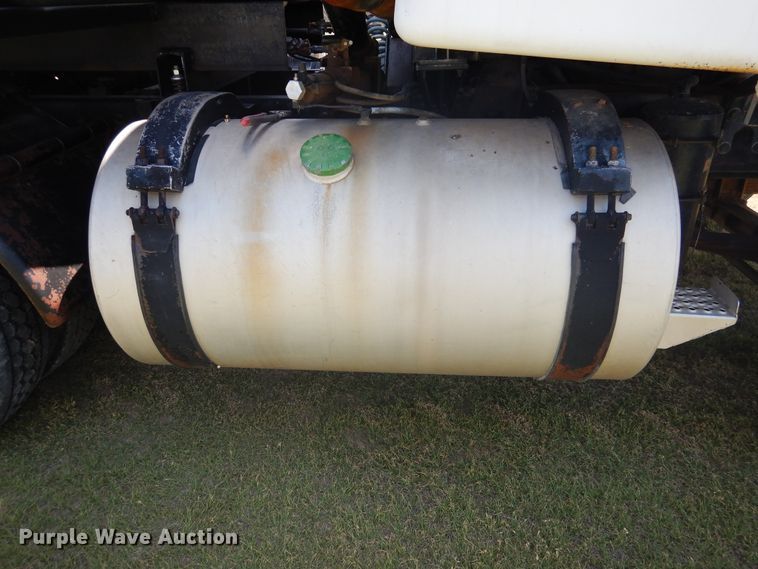 image for item HB9015 1985 Ford CLT9000  tank truck