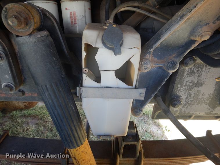 image for item HB9015 1985 Ford CLT9000  tank truck