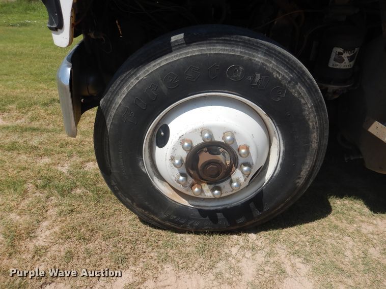 image for item HB9015 1985 Ford CLT9000  tank truck