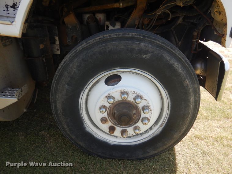 image for item HB9015 1985 Ford CLT9000  tank truck