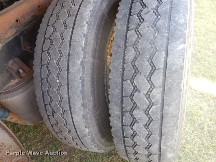 image for item HB9015 1985 Ford CLT9000  tank truck