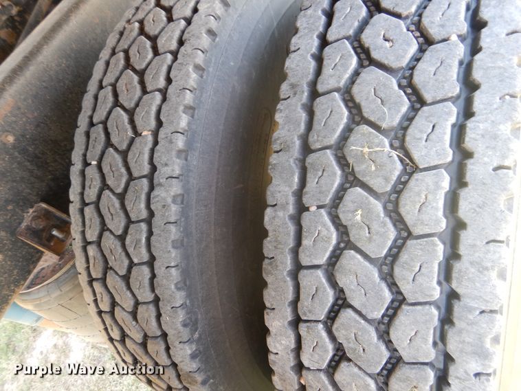 image for item HB9015 1985 Ford CLT9000  tank truck