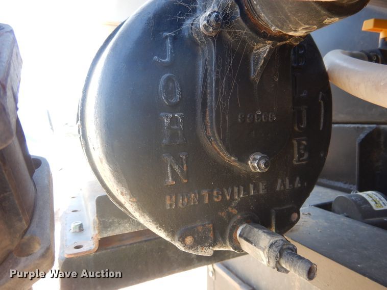 image for item HB9015 1985 Ford CLT9000  tank truck