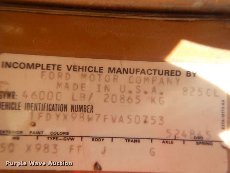 image for item HB9015 1985 Ford CLT9000  tank truck