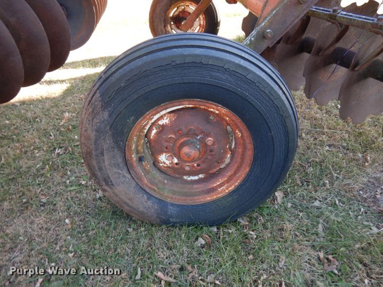 image for item HD9131 Allis Chalmers 2300A tandem off-set disk