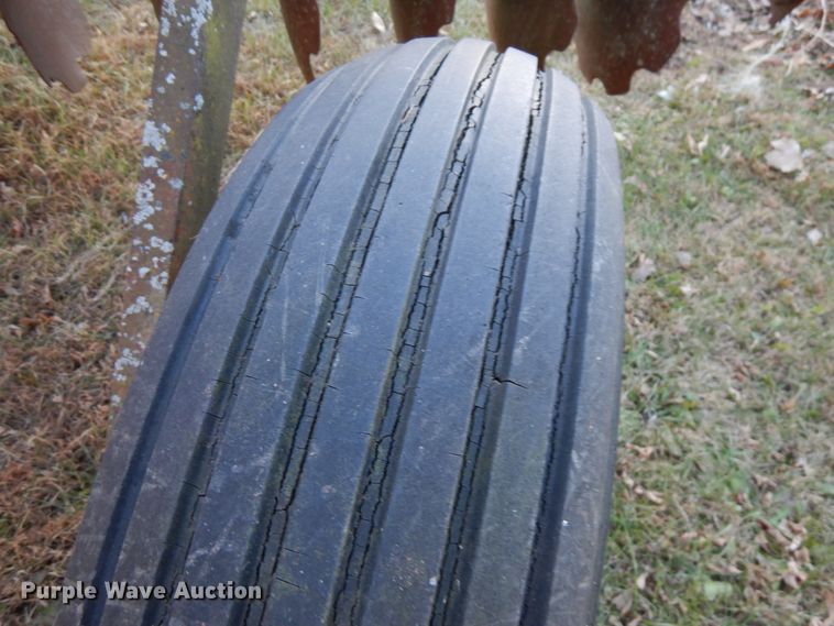 image for item HD9131 Allis Chalmers 2300A tandem off-set disk