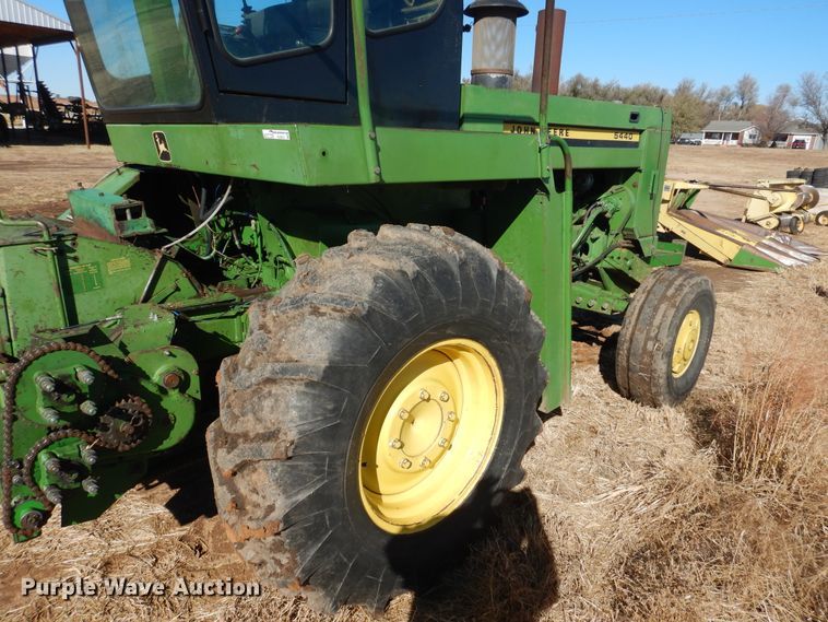 image for item HL9512 1977 John Deere 5440  forage harvester