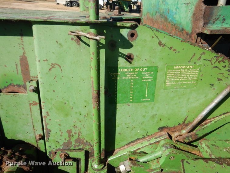image for item HL9512 1977 John Deere 5440  forage harvester