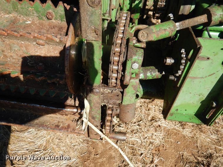 image for item HL9512 1977 John Deere 5440  forage harvester