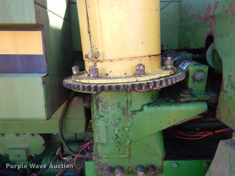 image for item HL9512 1977 John Deere 5440  forage harvester