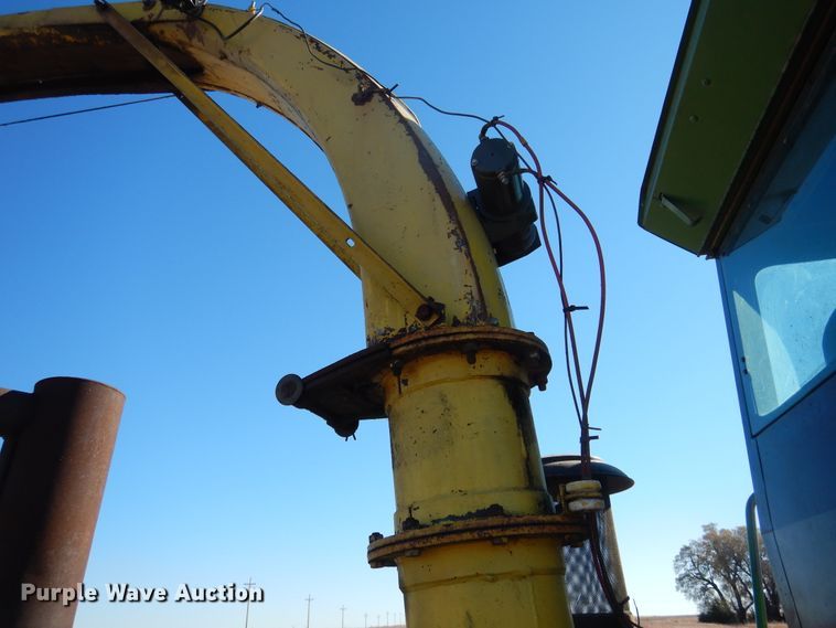 image for item HL9512 1977 John Deere 5440  forage harvester