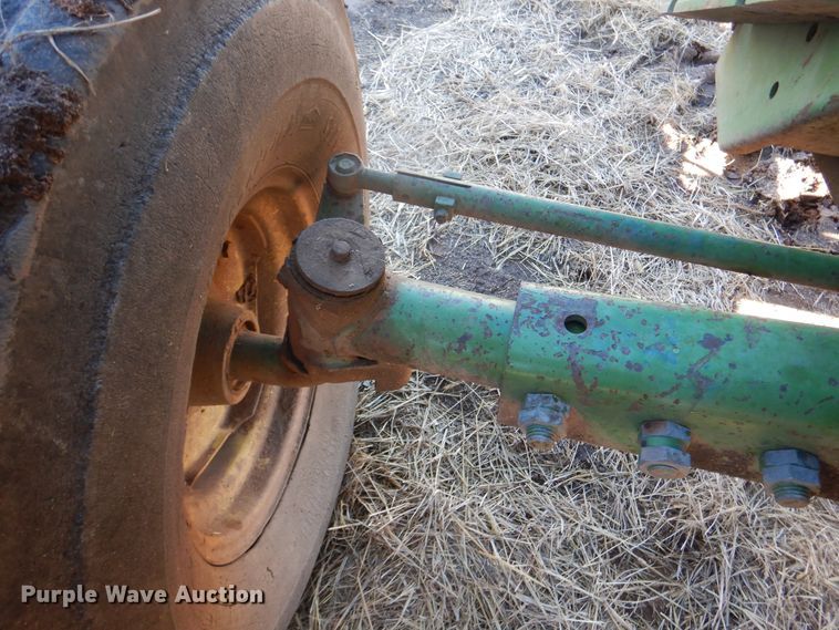 image for item HL9512 1977 John Deere 5440  forage harvester