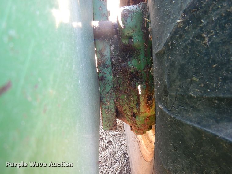 image for item HL9512 1977 John Deere 5440  forage harvester