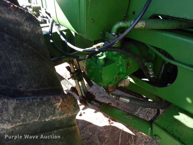 image for item HL9512 1977 John Deere 5440  forage harvester