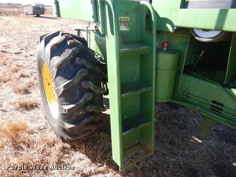 image for item HL9512 1977 John Deere 5440  forage harvester