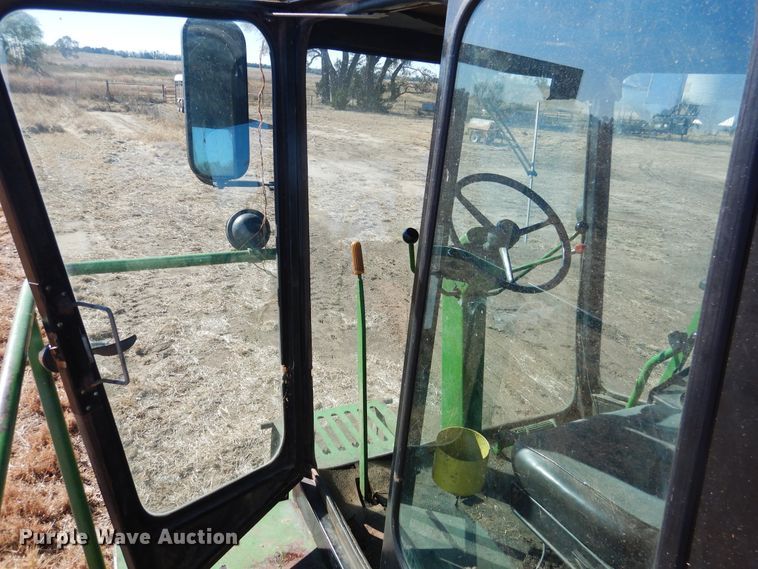 image for item HL9512 1977 John Deere 5440  forage harvester