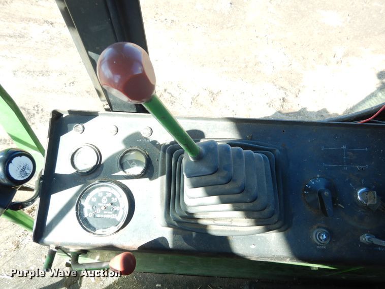 image for item HL9512 1977 John Deere 5440  forage harvester