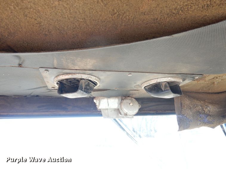 image for item HL9512 1977 John Deere 5440  forage harvester