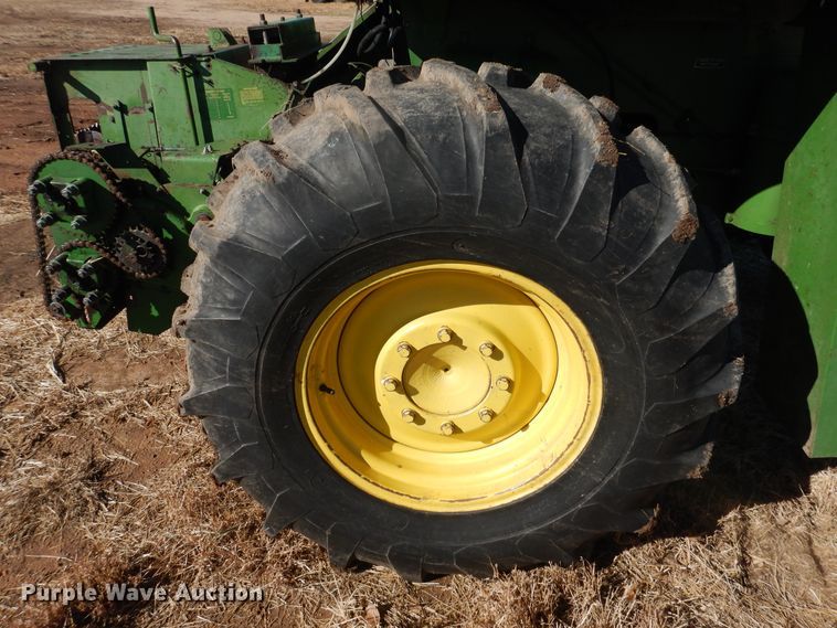 image for item HL9512 1977 John Deere 5440  forage harvester