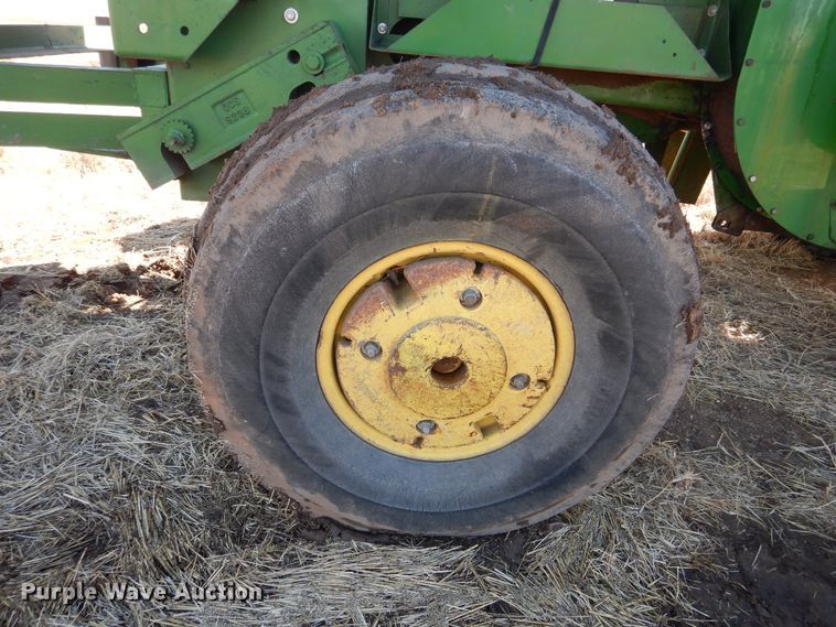 image for item HL9512 1977 John Deere 5440  forage harvester