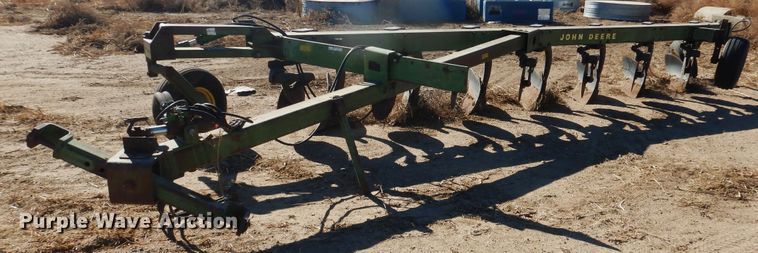 image for item HL9519 John Deere A2700 seven bottom plow