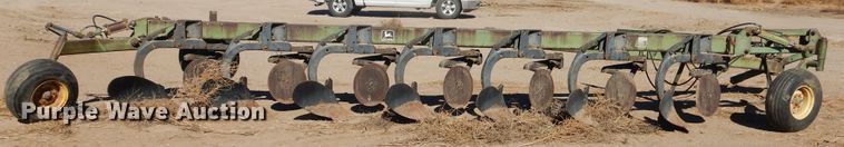 image for item HL9519 John Deere A2700 seven bottom plow