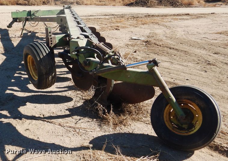 image for item HL9519 John Deere A2700 seven bottom plow