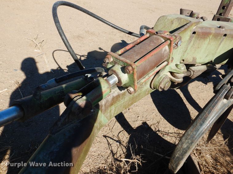 image for item HL9519 John Deere A2700 seven bottom plow