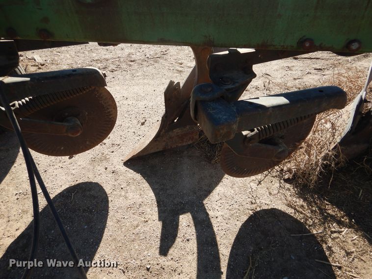 image for item HL9519 John Deere A2700 seven bottom plow