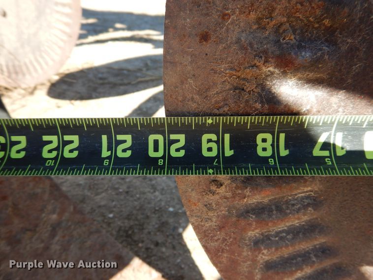 image for item HL9519 John Deere A2700 seven bottom plow