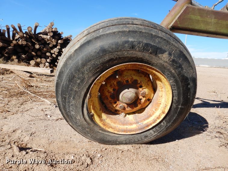 image for item HL9519 John Deere A2700 seven bottom plow