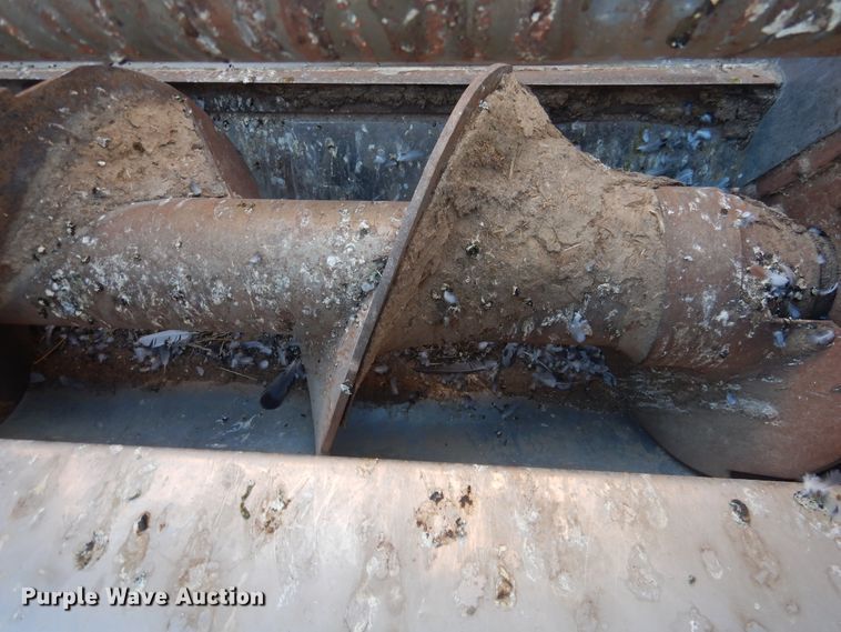 image for item HL9527 2000 International 4900  feed mixer truck