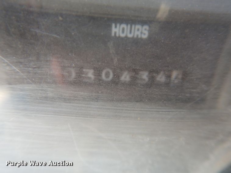 image for item HL9527 2000 International 4900  feed mixer truck