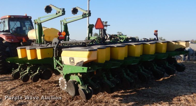 image for item HP9993 John Deere 1780 split row planter