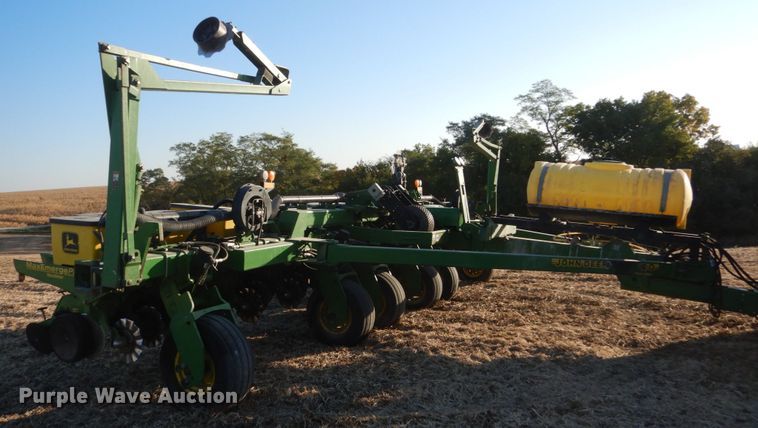 image for item HP9993 John Deere 1780 split row planter