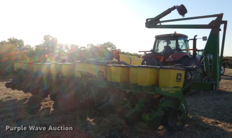 image for item HP9993 John Deere 1780 split row planter