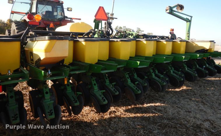 image for item HP9993 John Deere 1780 split row planter