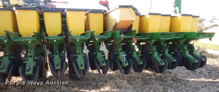 image for item HP9993 John Deere 1780 split row planter