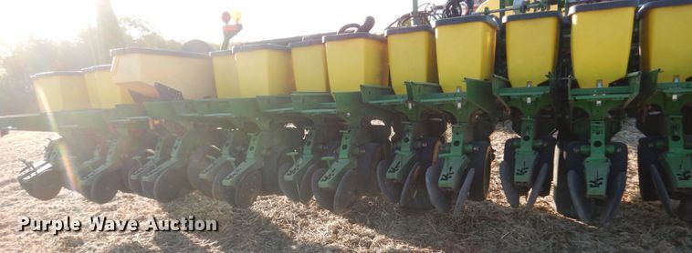 image for item HP9993 John Deere 1780 split row planter