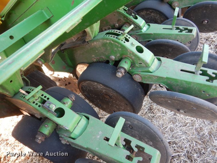 image for item HP9993 John Deere 1780 split row planter