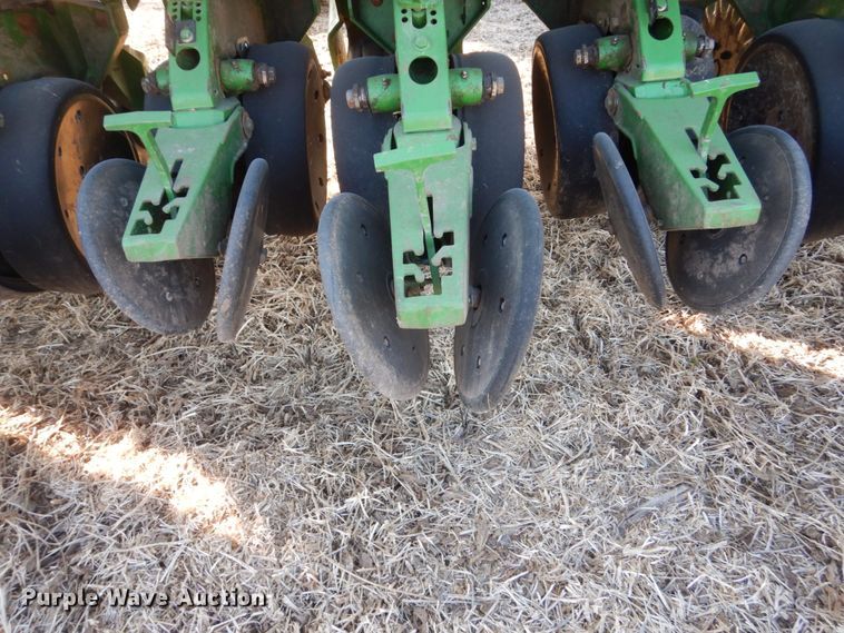 image for item HP9993 John Deere 1780 split row planter