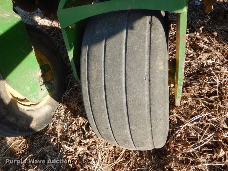 image for item HP9993 John Deere 1780 split row planter
