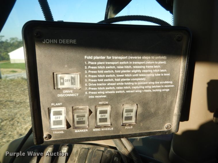 image for item HP9993 John Deere 1780 split row planter