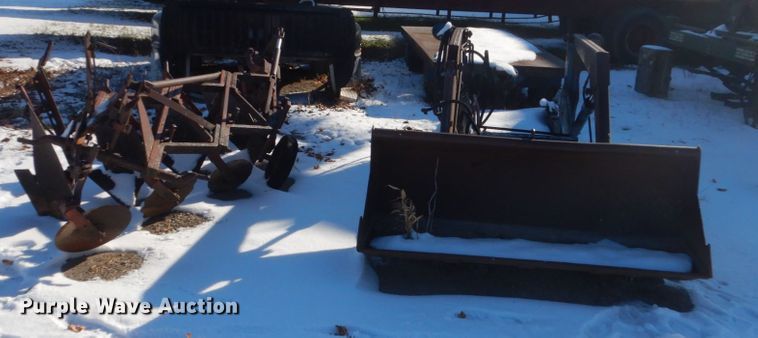 image for item HS9404 (2) pieces of ag equipment