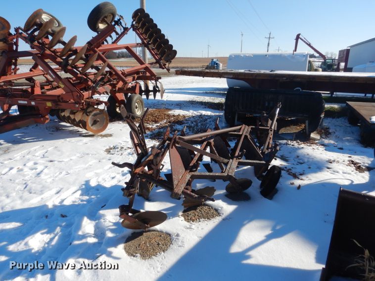 image for item HS9404 (2) pieces of ag equipment