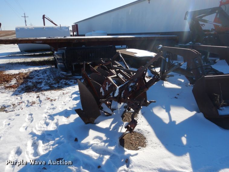 image for item HS9404 (2) pieces of ag equipment