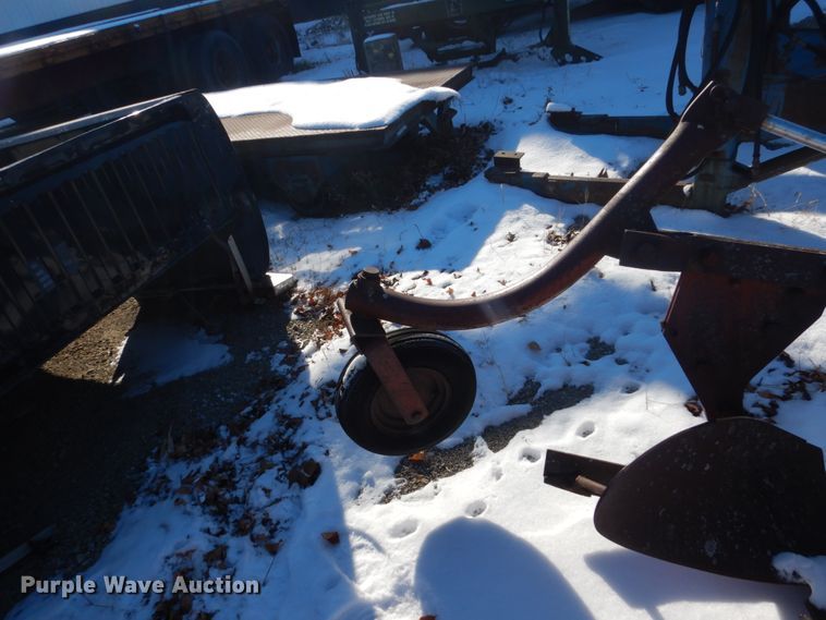 image for item HS9404 (2) pieces of ag equipment